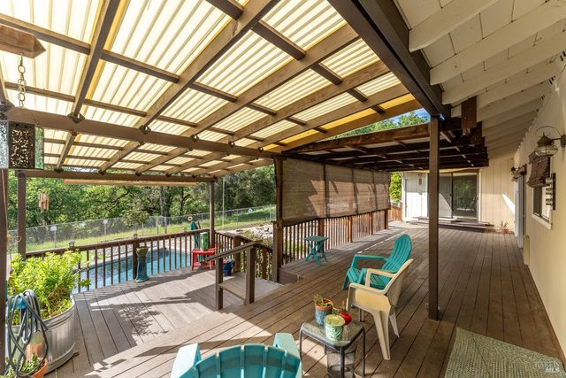 1260 Sequoia Plz, Ukiah, CA 95482