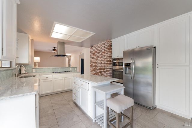 1260 Sequoia Plz, Ukiah, CA 95482