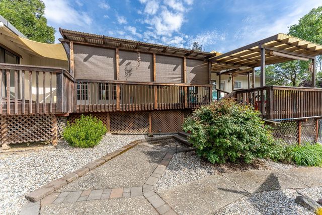 1260 Sequoia Plz, Ukiah, CA 95482