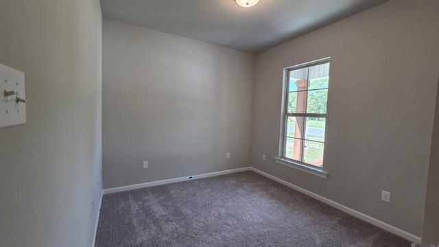 25662 Tarver Dr, Denham Springs, LA 70726