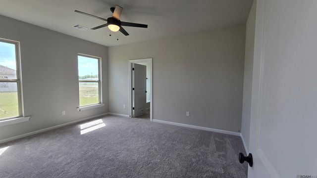 25662 Tarver Dr, Denham Springs, LA 70726