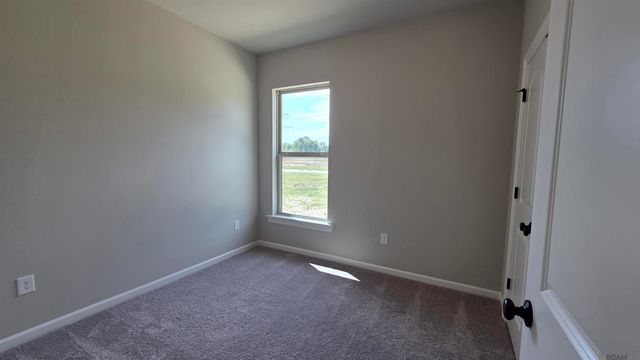 25662 Tarver Dr, Denham Springs, LA 70726