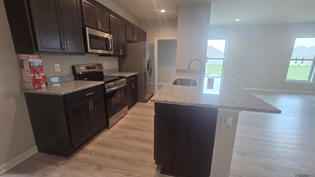 25662 Tarver Dr, Denham Springs, LA 70726