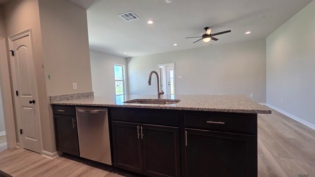 25662 Tarver Dr, Denham Springs, LA 70726