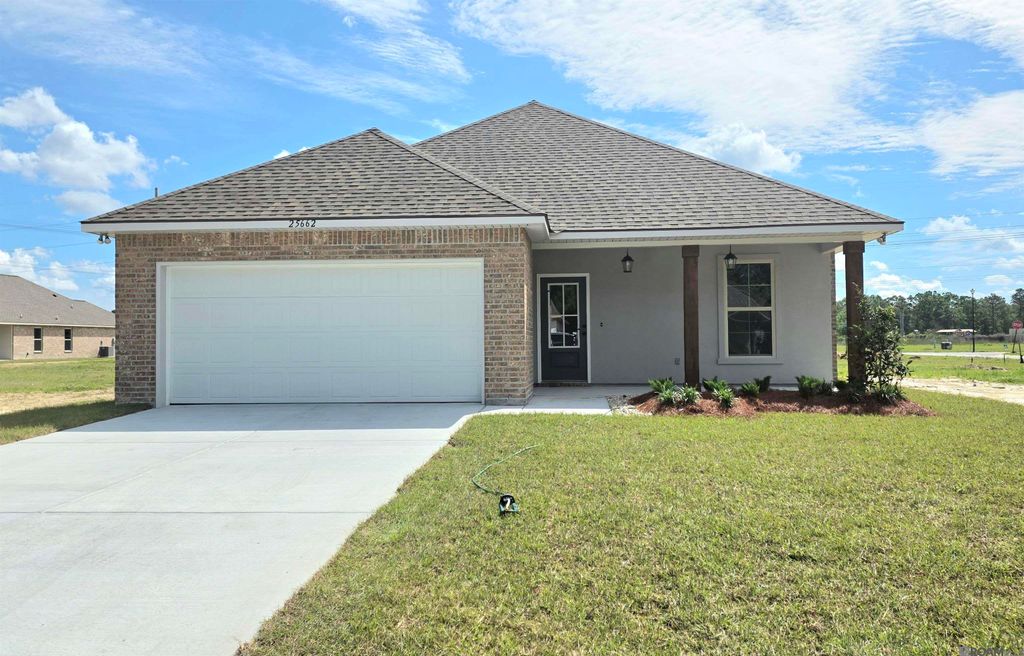 25662 Tarver Dr, Denham Springs, LA 70726