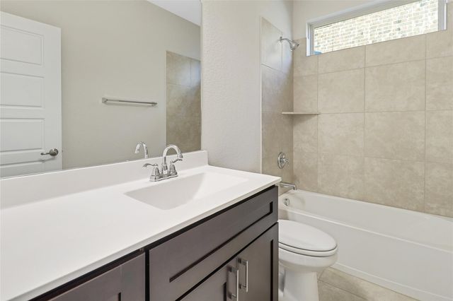 12424 Iveson Drive, Fort Worth, TX 76052