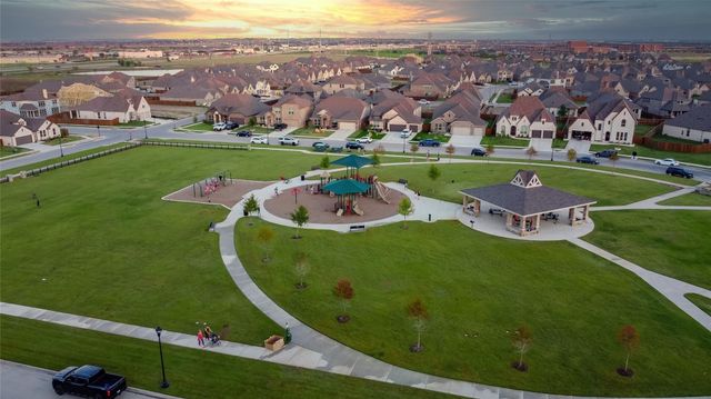 12424 Iveson Drive, Fort Worth, TX 76052