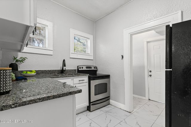 325 E 63RD Street, Jacksonville, FL 32208