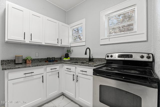 325 E 63RD Street, Jacksonville, FL 32208