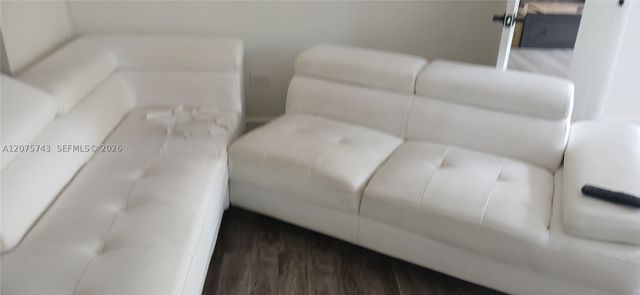 1460 Marseille Dr, Miami Beach, FL 33141