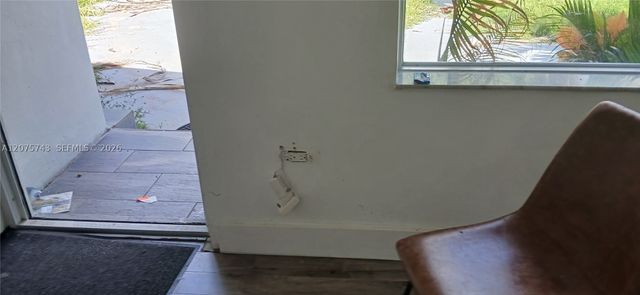 1460 Marseille Dr, Miami Beach, FL 33141