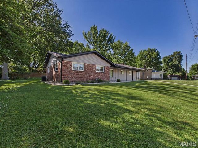622 Grandview Drive, Edwardsville, IL 62025