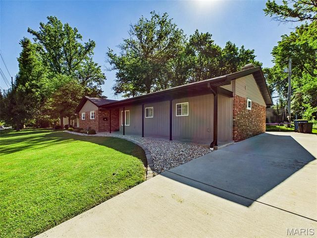 622 Grandview Drive, Edwardsville, IL 62025