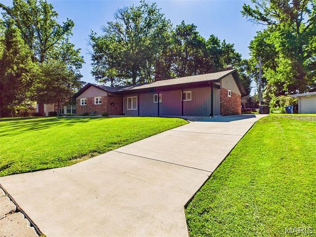 622 Grandview Drive, Edwardsville, IL 62025