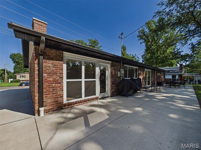 622 Grandview Drive, Edwardsville, IL 62025