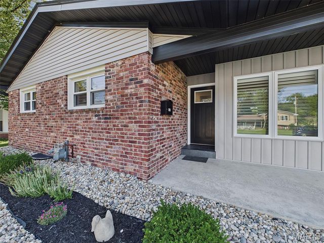 622 Grandview Drive, Edwardsville, IL 62025