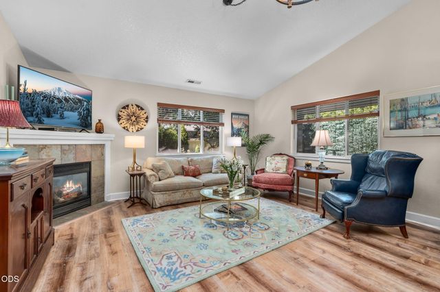 20621 Couples Lane, Bend, OR 97702