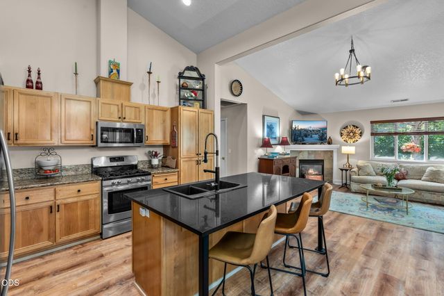 20621 Couples Lane, Bend, OR 97702