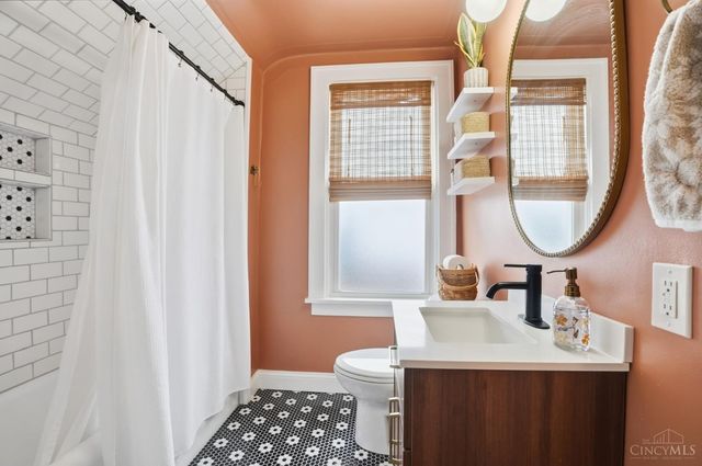 4419 Grove Avenue, Green Twp, OH 45211