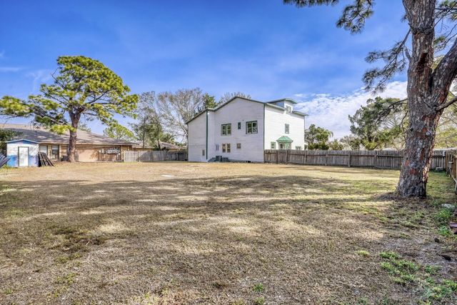 1605 10TH AVENUE W, Palmetto, FL 34221