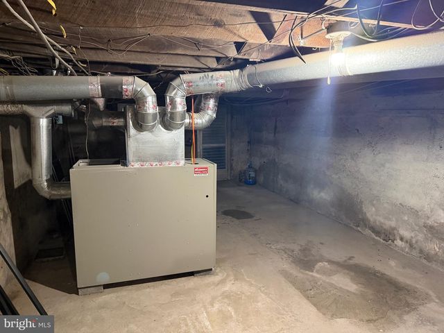 28 S 2ND ST, Frackville, PA 17931