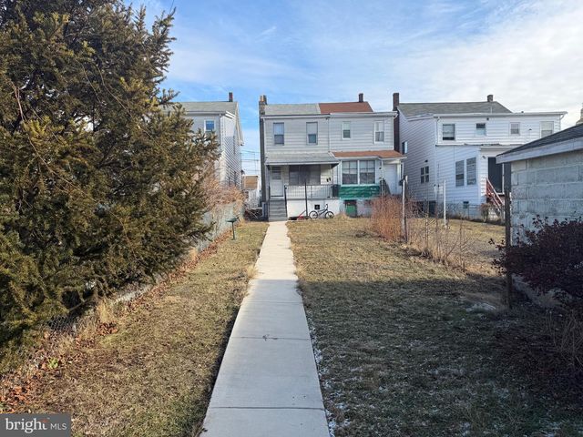 28 S 2ND ST, Frackville, PA 17931