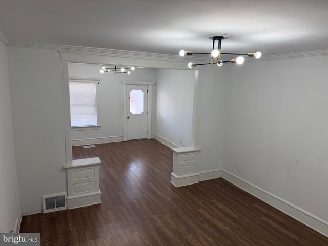 28 S 2ND ST, Frackville, PA 17931