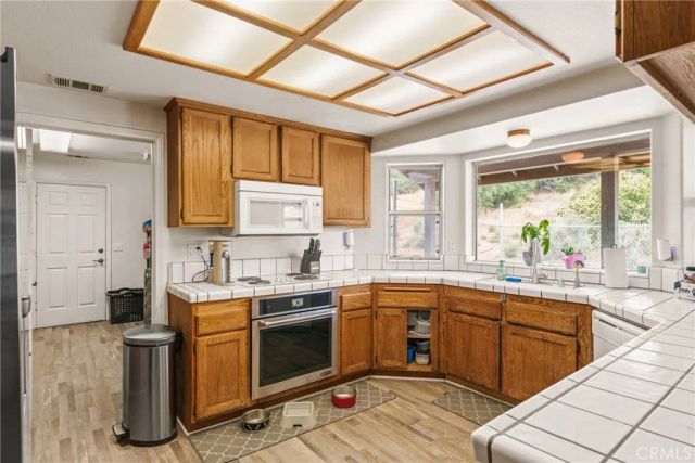 6861 Oak Hill Road, Oak Hills, CA 92344
