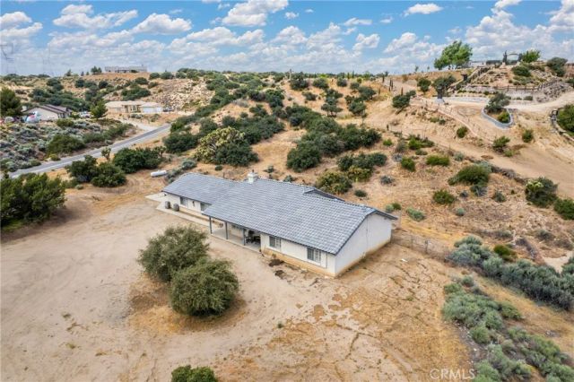 6861 Oak Hill Road, Oak Hills, CA 92344