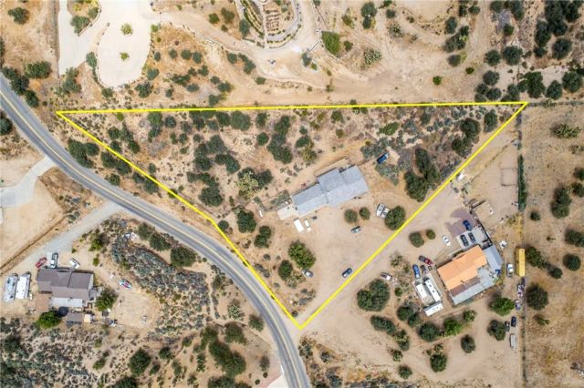 6861 Oak Hill Road, Oak Hills, CA 92344