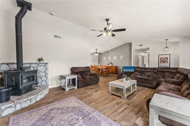 6861 Oak Hill Road, Oak Hills, CA 92344