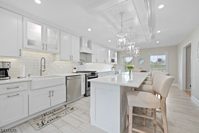 86 Carriage Trl, Montgomery Twp., NJ 08502