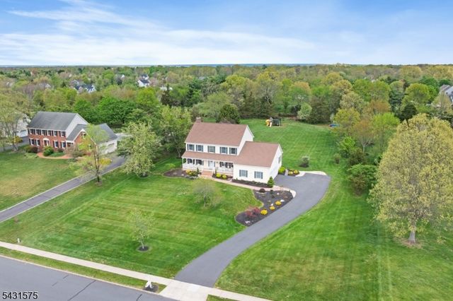 86 Carriage Trl, Montgomery Twp., NJ 08502