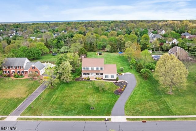 86 Carriage Trl, Montgomery Twp., NJ 08502