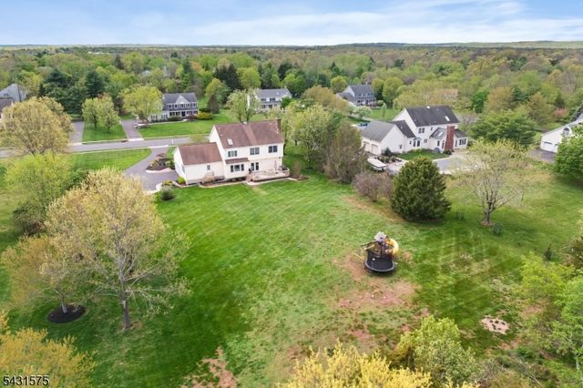 86 Carriage Trl, Montgomery Twp., NJ 08502