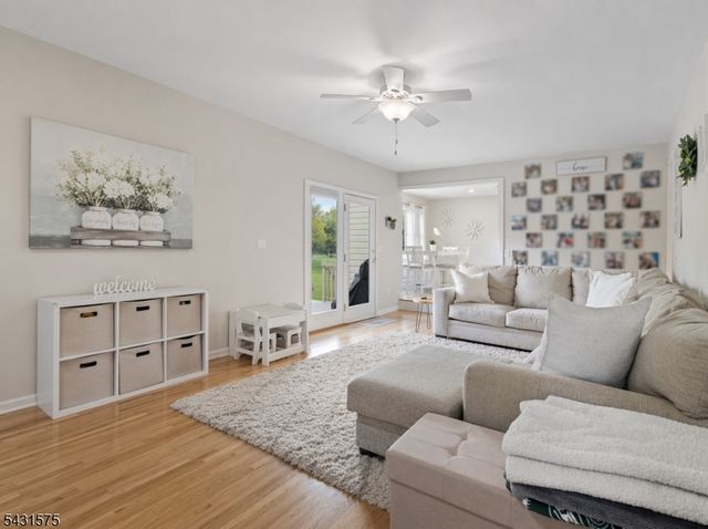 86 Carriage Trl, Montgomery Twp., NJ 08502