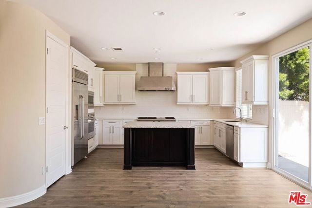 5929 Spelthorne Lane, Los Angeles, CA 90034