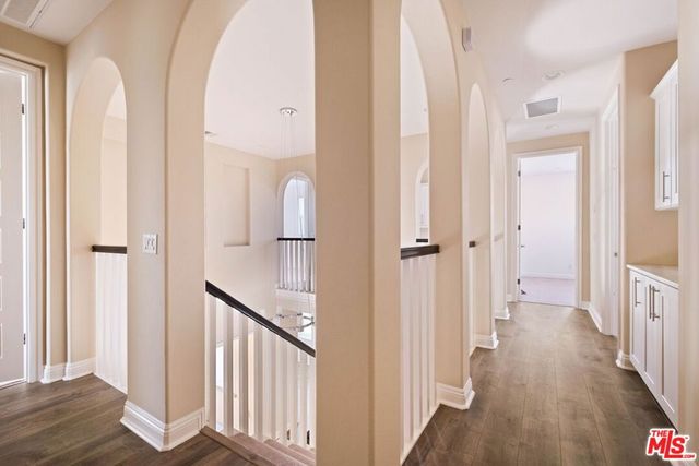 5929 Spelthorne Lane, Los Angeles, CA 90034