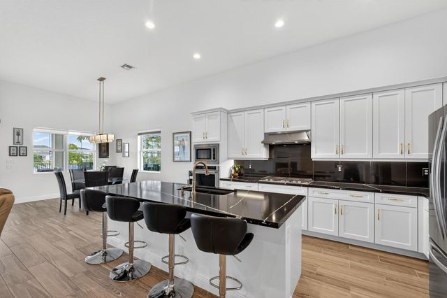 10033 Regency Way, Palm Beach Gardens, FL 33412