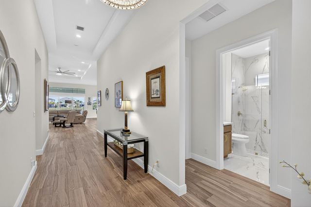 10033 Regency Way, Palm Beach Gardens, FL 33412