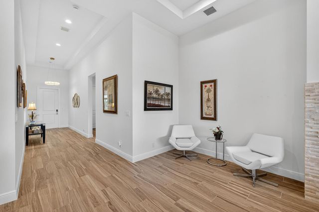 10033 Regency Way, Palm Beach Gardens, FL 33412