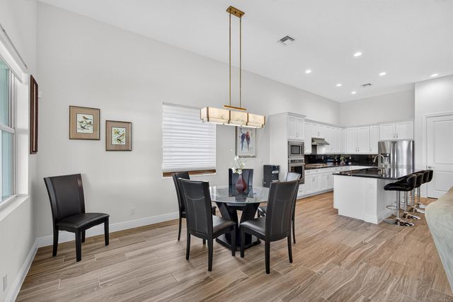 10033 Regency Way, Palm Beach Gardens, FL 33412