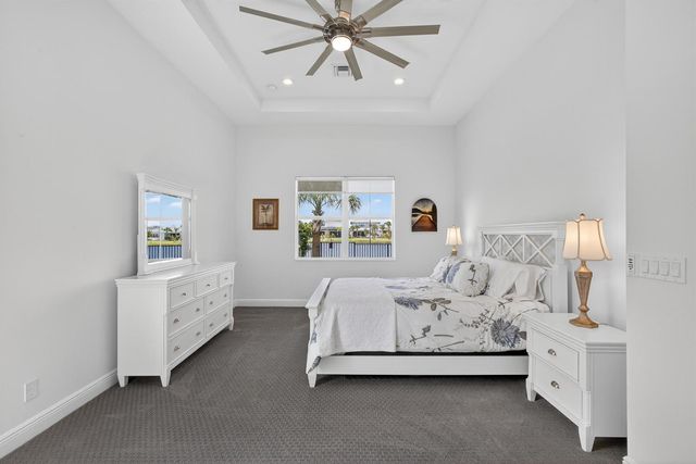10033 Regency Way, Palm Beach Gardens, FL 33412