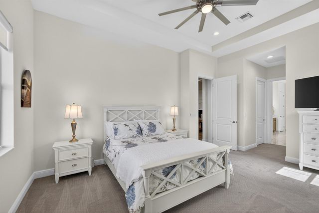 10033 Regency Way, Palm Beach Gardens, FL 33412