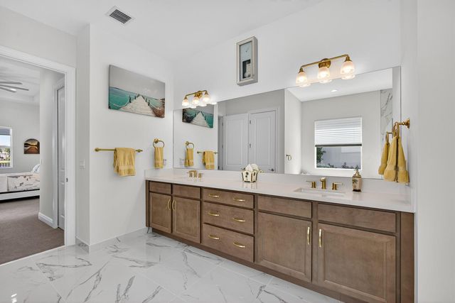 10033 Regency Way, Palm Beach Gardens, FL 33412