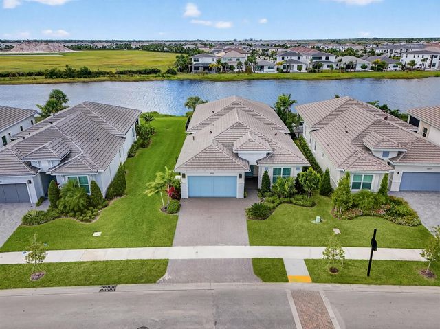 10033 Regency Way, Palm Beach Gardens, FL 33412