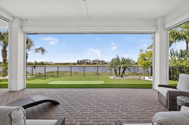 10033 Regency Way, Palm Beach Gardens, FL 33412