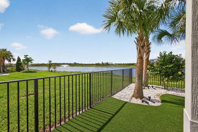 10033 Regency Way, Palm Beach Gardens, FL 33412