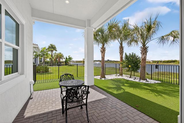 10033 Regency Way, Palm Beach Gardens, FL 33412
