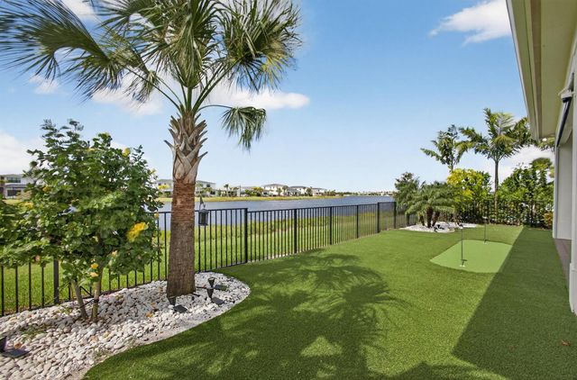10033 Regency Way, Palm Beach Gardens, FL 33412
